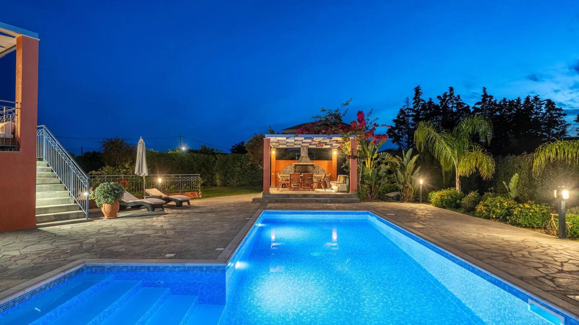 Eglina Villa'S Minia Vila