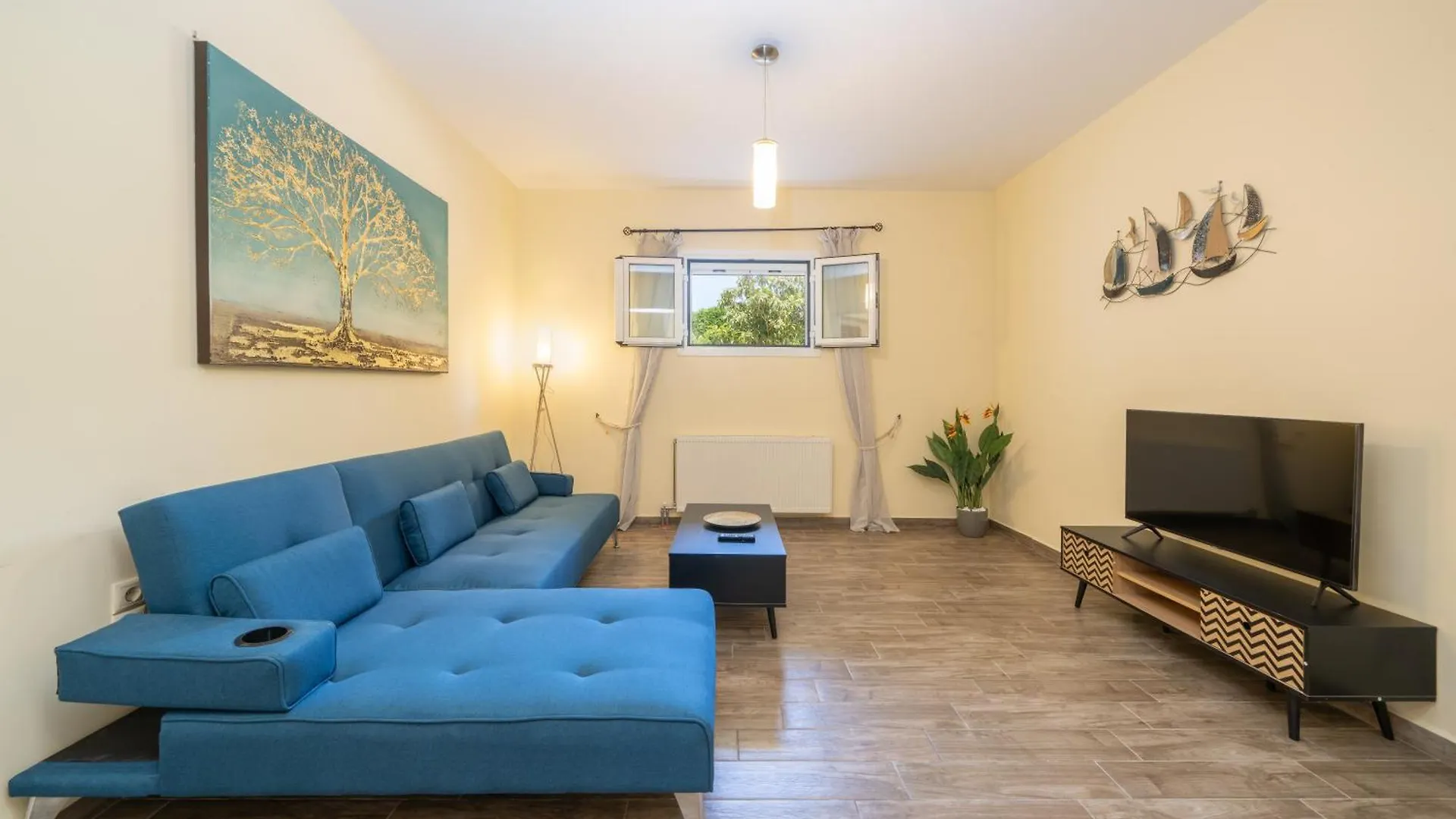 Eglina Villa'S Minia Vila